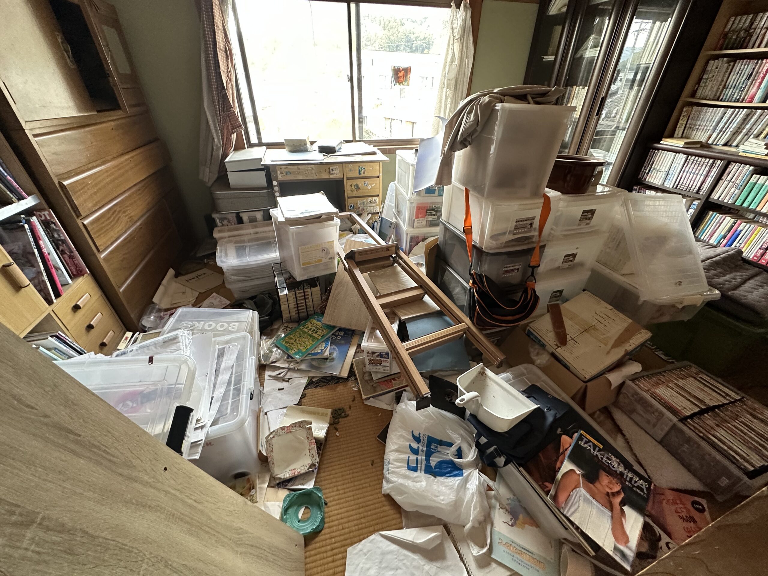 【大分県佐伯市・遺品整理事例】2026年3月 空き家となった実家を整理｜大量の本や雑誌が残る5LDKの遺品整理